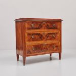 1046 9212 CHEST OF DRAWERS